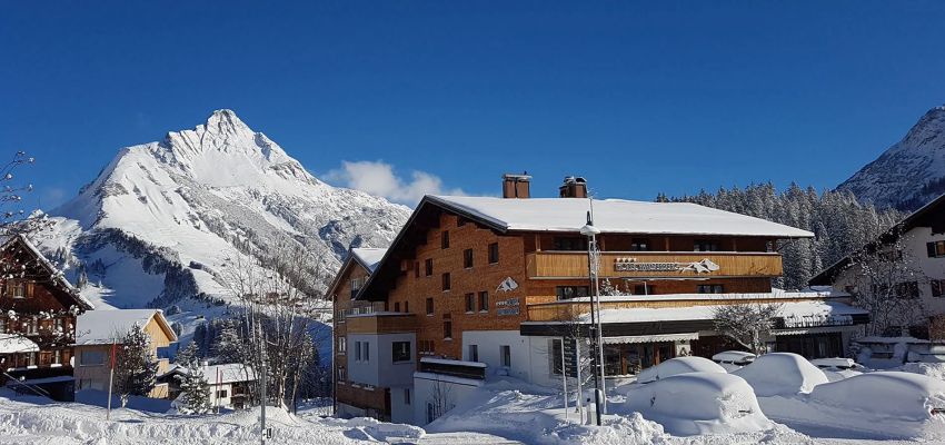 Hotel Walserberg in Warth am Arlberg in winter, buried in the snow