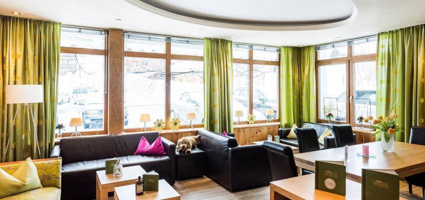 Atmospheric lounge in Warth am Arlberg