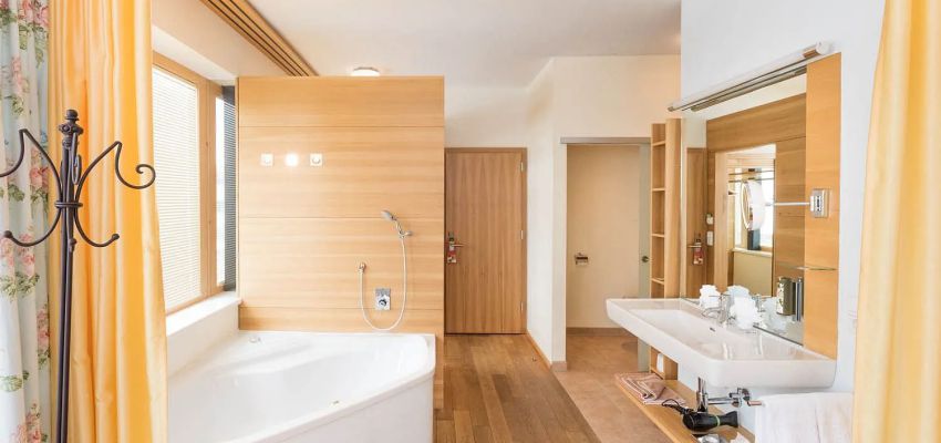 Stylish bathroom in the romantic suite, Hotel Walserberg