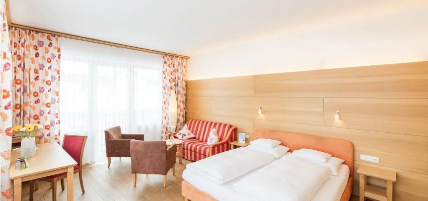 Spacious panorama suite in Hotel Walserberg, Warth am Arlberg